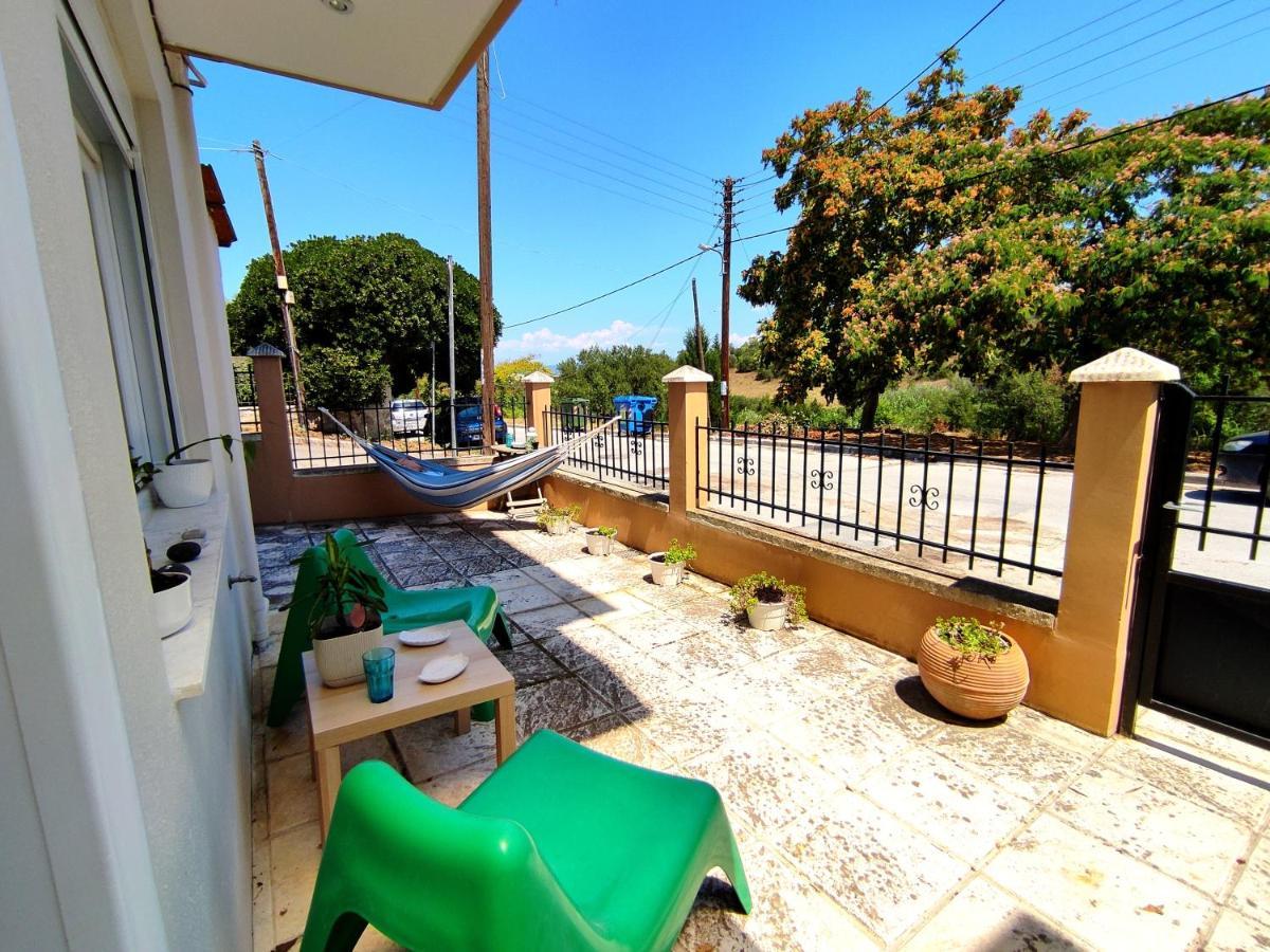 Peraía Gaia Guest House מראה חיצוני תמונה